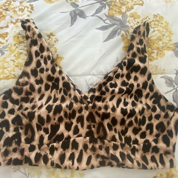 VICTORIA’S SECRET ❤️  Animal Print Sports Bra - XL - Picture 6 of 10